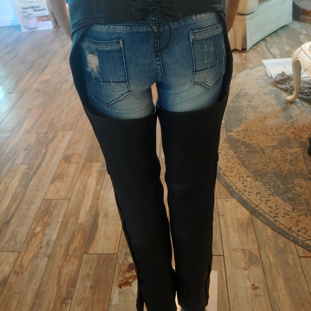 US MADE 100% LEATHER RIDING CHAPS - Picture 2 of 8